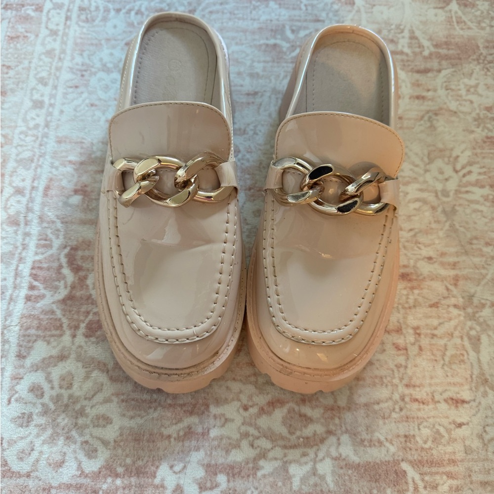Elegant Blush Pink Loafers with Gold Chain